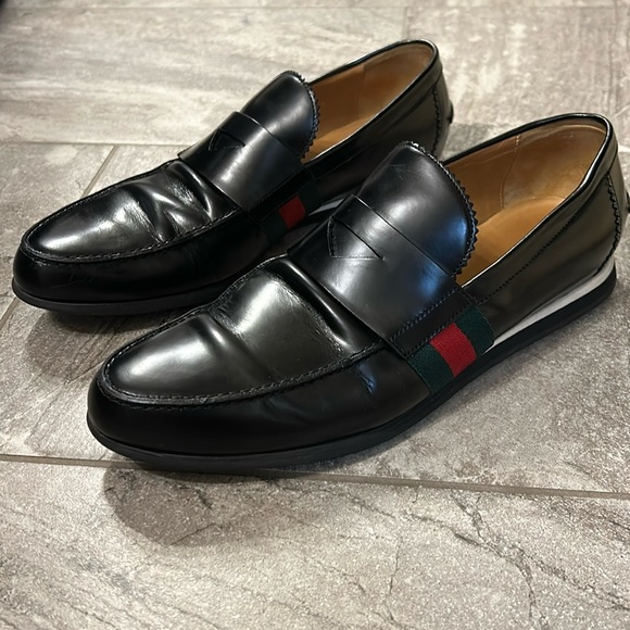 Gucci Black and Red Loafers Slip-Ons - Picture 1 of 14